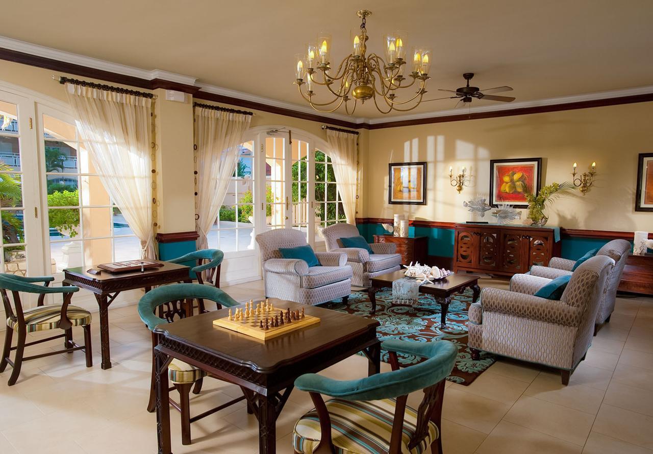 Carlyle Premium