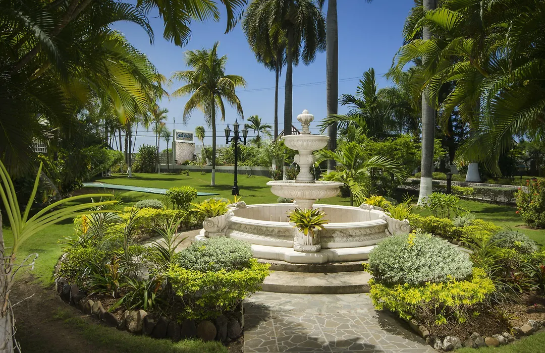 Seagarden Beach Resort-1